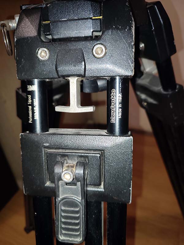 Pied Camera Manfrotto 501 — photo 3